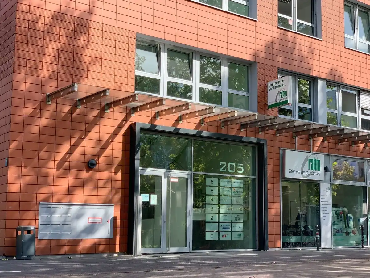 Practice building on Bonner Straße in Cologne